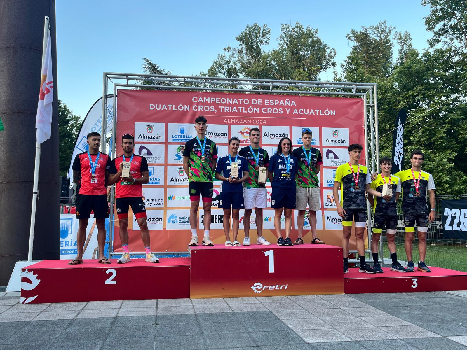 Grandes resultados de los triatletas navarros en los nacionales de acuathlon, duatlón cross y triatlón cross en Almazán